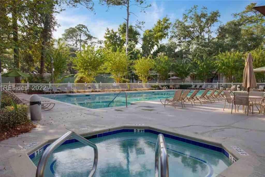 Cute 2 Bedroom, 2 Bath Condo At Folly Field Beach Hilton Head Island Εξωτερικό φωτογραφία