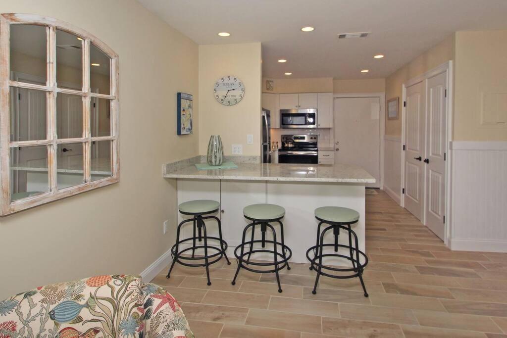 Cute 2 Bedroom, 2 Bath Condo At Folly Field Beach Hilton Head Island Εξωτερικό φωτογραφία
